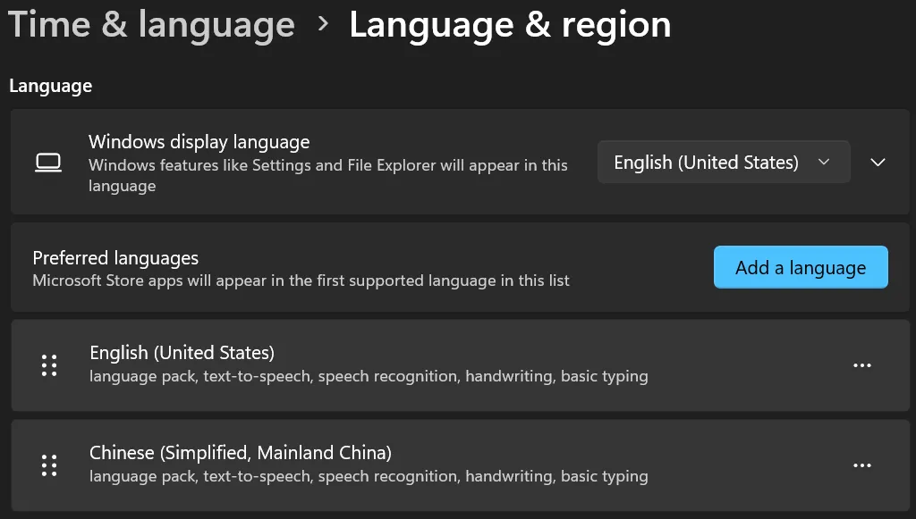 Windows 设置中的语言和区域页面, 显示首选语言为英语且已添加简体中文